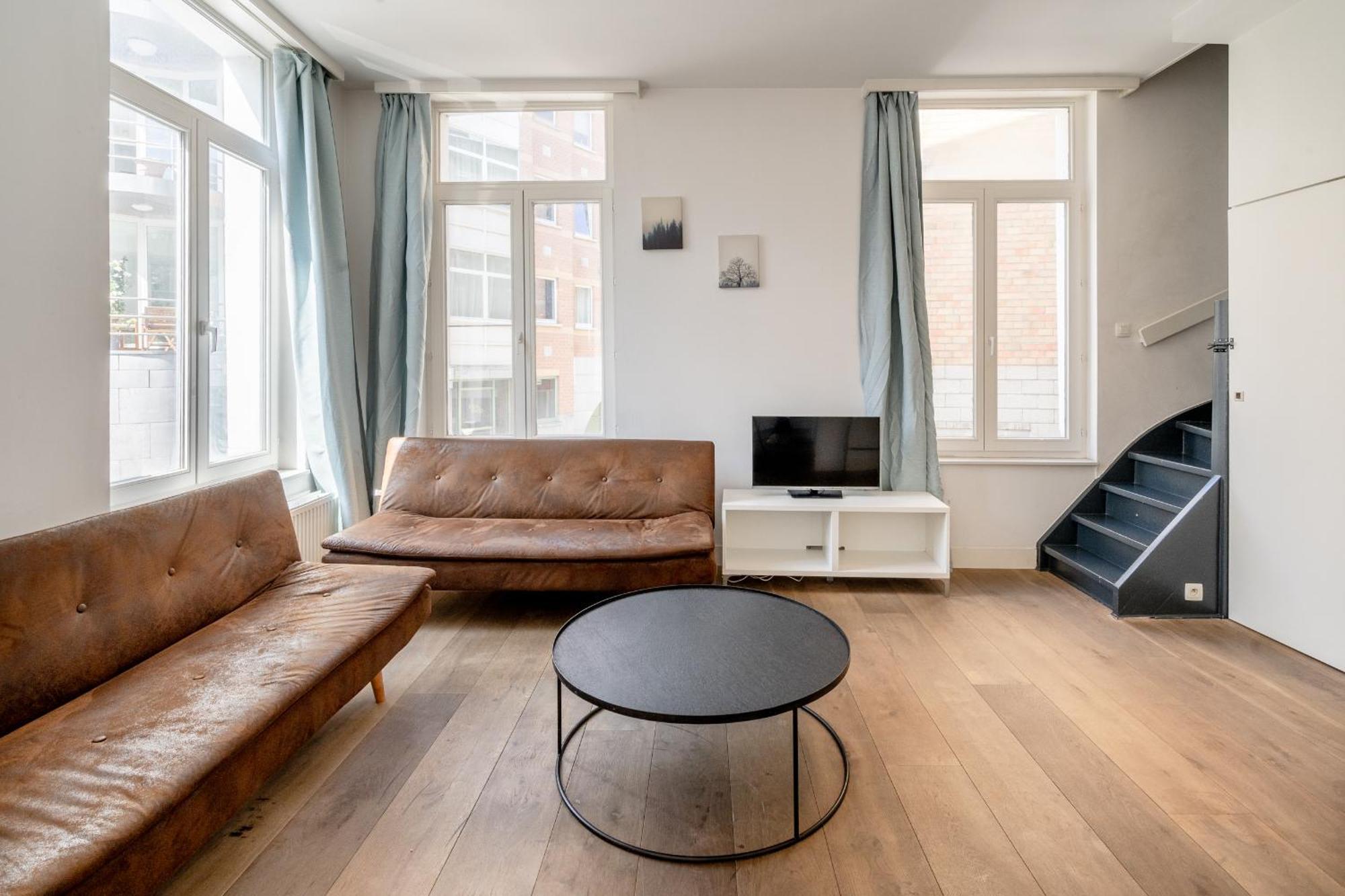 Light Modern Apartment In The Heart Of Antwerpen Bagian luar foto