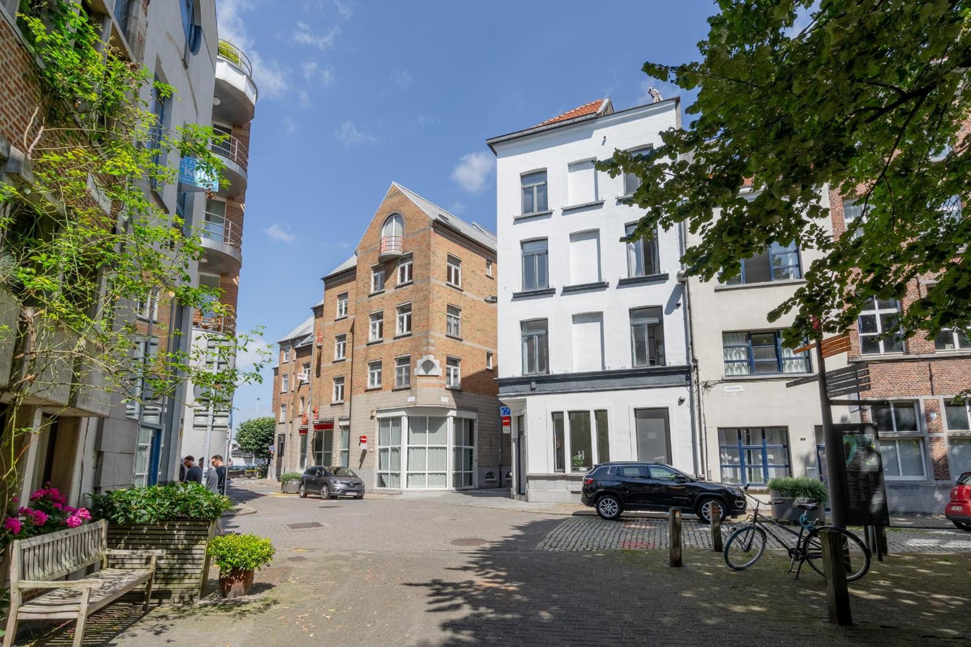 Light Modern Apartment In The Heart Of Antwerpen Bagian luar foto