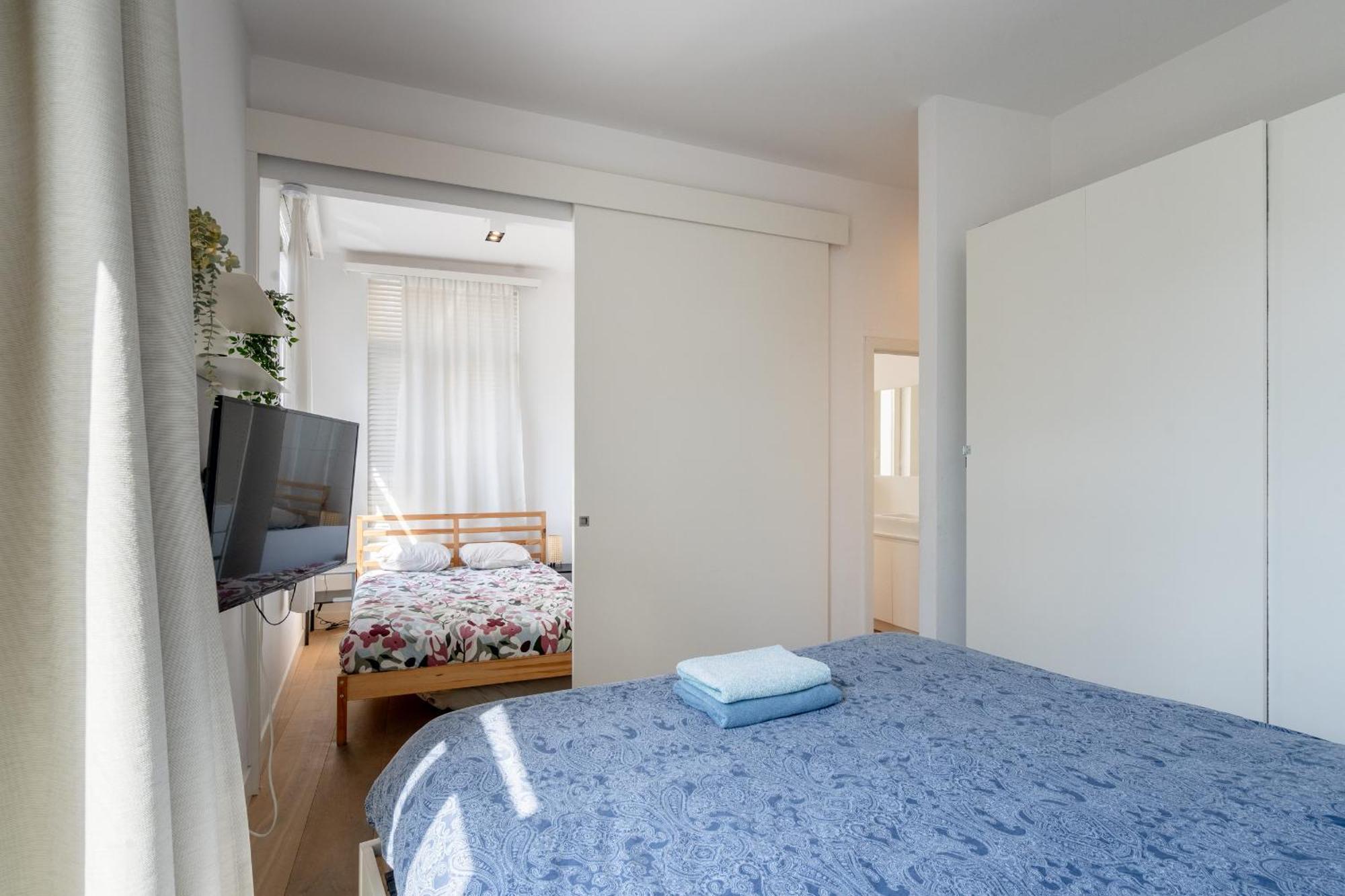 Light Modern Apartment In The Heart Of Antwerpen Bagian luar foto